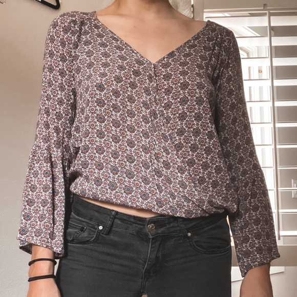 Moving trying to clear up some closet space! - Picture 2 of 4